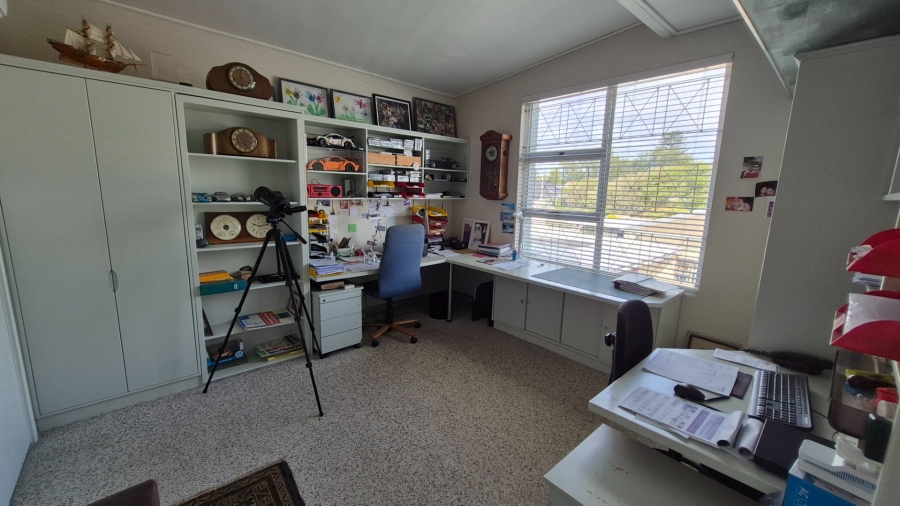 4 Bedroom Property for Sale in Summerstrand Eastern Cape